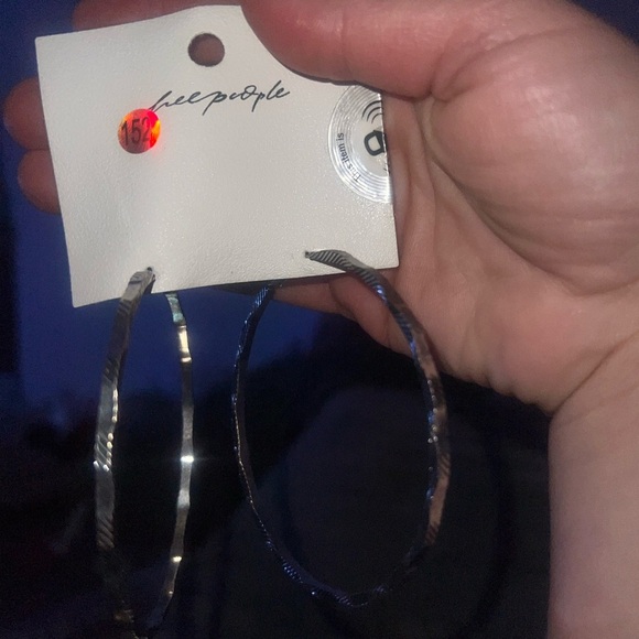 Free People Large Silver Twisted Hoop Earrings NWT - Picture 2 of 2